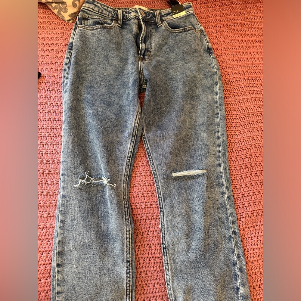 NWOT- Abercrombie & Fitch Curve Love Mom Jean High Rise